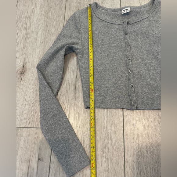 Aritzia Button Up Long Sleeve - Picture 11 of 12